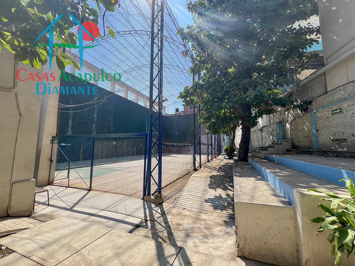 Centro Escolar La Paz sección secundaria - Patio 8